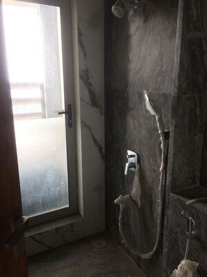 Furnished Amenities in 2 BHK Apartment at Prescon Midtown Bay, Mahim West – for Rent