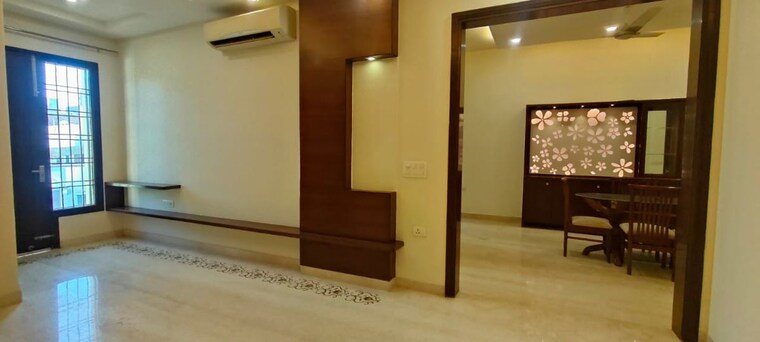 Room, green-wood-city 3 Bedroom 3000 Sq.Ft. Builder Floor In Sector 45 Gurgaon 10249168