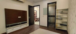 Room in 3 BHK Builder Floor at Green Wood City, Sector 45 – for Rent