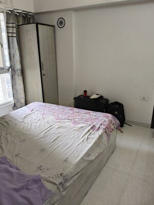 Bedroom in 2 BHK Apartment at Lodha Amara, Kolshet Road – for Rent