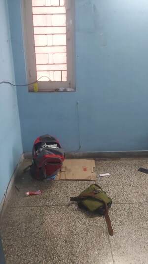 Room in 1.5 BHK Apartment at Mayur Vihar – for Rent