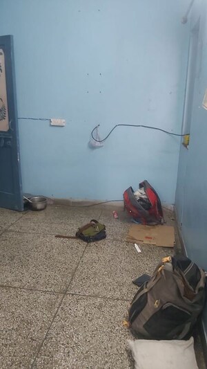 Furnished Amenities in 1.5 BHK Apartment at Mayur Vihar – for Rent