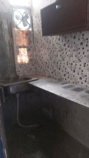 Kitchen in 1.5 BHK Apartment at Mayur Vihar – for Rent