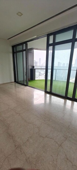 Room in 3 BHK Apartment at Omkar 1973, Worli – for Rent