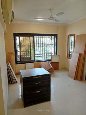 Living Room in 3 BHK Apartment at Morning Star, Pali Hill – for Rent