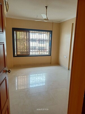 Room in 3 BHK Apartment at Morning Star, Pali Hill – for Rent