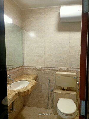 Bathroom in 3 BHK Apartment at Morning Star, Pali Hill – for Rent