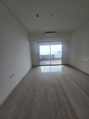 Room in 3 BHK Apartment at Lokhandwala Minerva Mahalaxmi, Mahalaxmi – for Sale