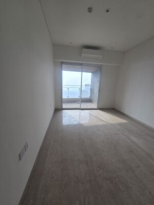 Room in 3 BHK Apartment at Lokhandwala Minerva Mahalaxmi, Mahalaxmi – for Sale