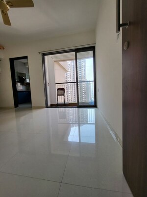 1 BHK Apartment For Rent in Runwal Eirene, Balkum Pada