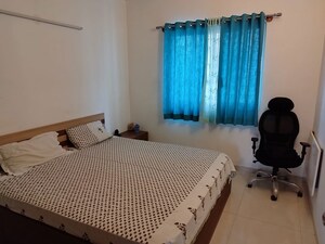 Room in 3 BHK Apartment at Pramuk Aqua Heights, Electronic City Phase I – for Rent