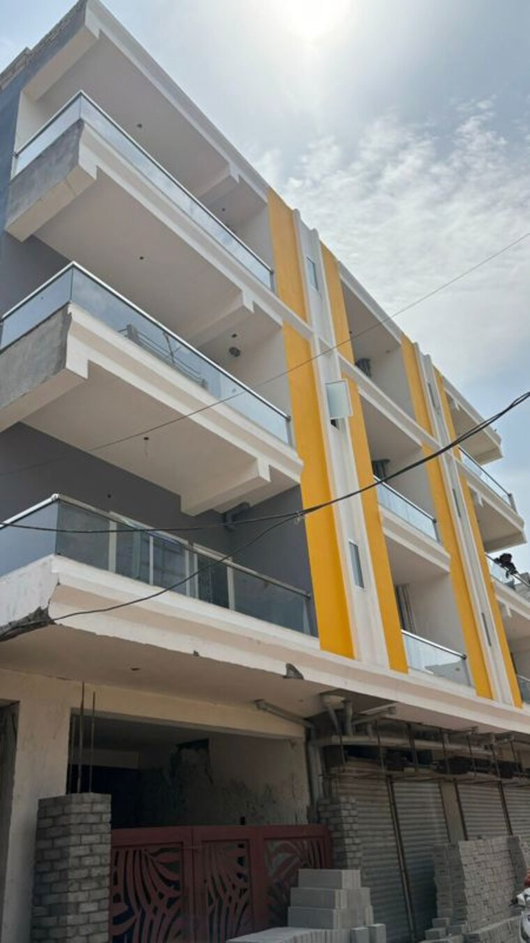 Exterior View, gaur-city-center Commercial Office Space 2000 Sq.Ft. In Sector 4 Greater Noida Greater Noida 10249295