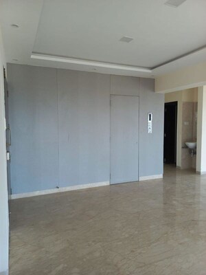 Room in 4 BHK Apartment at Ahuja Dunhill, Bandra West – for Rent