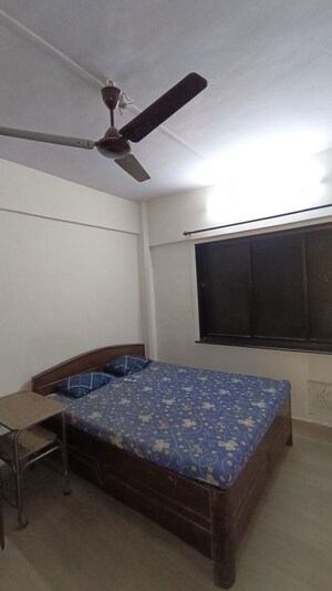 Bedroom in  Pg at Kapaswadi – for Rent