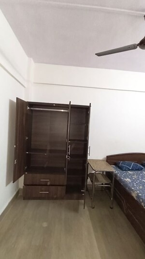 Furnished Amenities in  Pg at Kapaswadi – for Rent