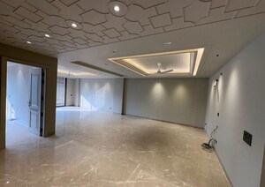 Room in 3.5 BHK Builder Floor at Sector 85 – for Sale