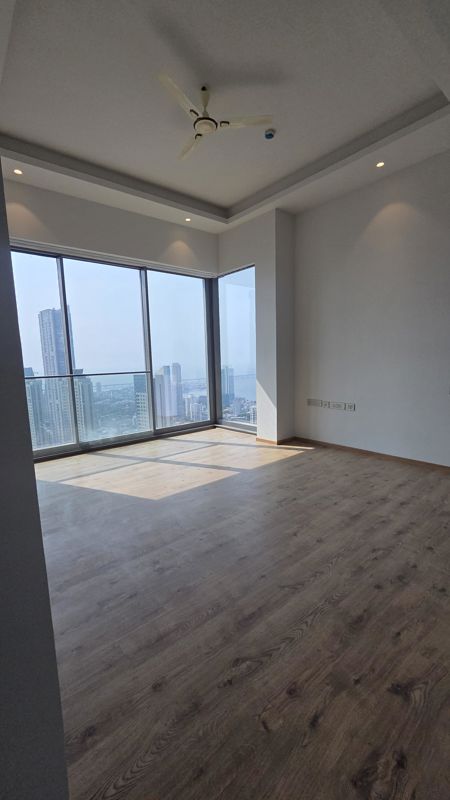 4 BHK + Servant Room Apartment For Sale in Rustomjee Crown