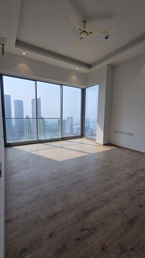 Room in 4 BHK Apartment at Rustomjee Crown, Prabhadevi – for Sale