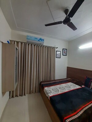 Bedroom in 2 BHK Builder Floor at Sector 35 – for Rent