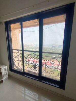 Room in 2 BHK Apartment at Mayfair Hillcrest, Powai – for Rent