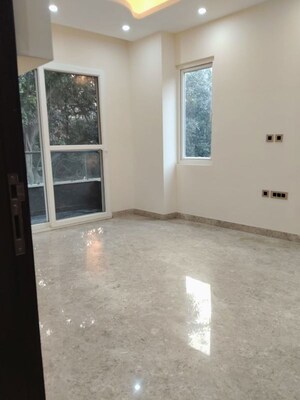 Room in 3 BHK Builder Floor at Shivalik Colony – for Rent