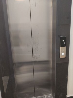 Lift in 3 BHK Builder Floor at Shivalik Colony – for Rent