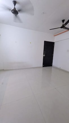 2 BHK + Pooja Room,Store Room Apartment For Rent in Kurla East