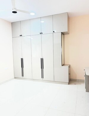 Room in 3 BHK Apartment at Prestige Beverly Hills, Kokapet – for Rent