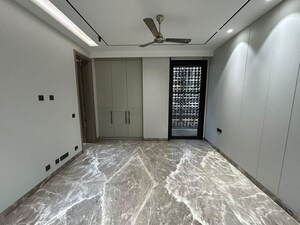 Room in 4 BHK Builder Floor at Safdarjung Enclave – for Sale