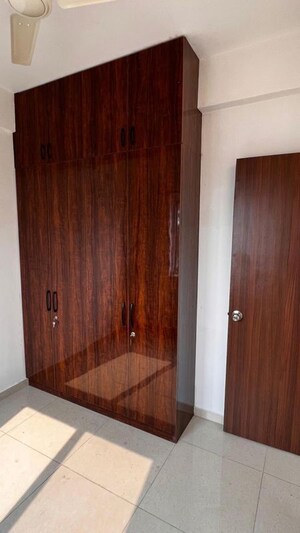 Room in 2.5 BHK Apartment at Ameenpur – for Rent