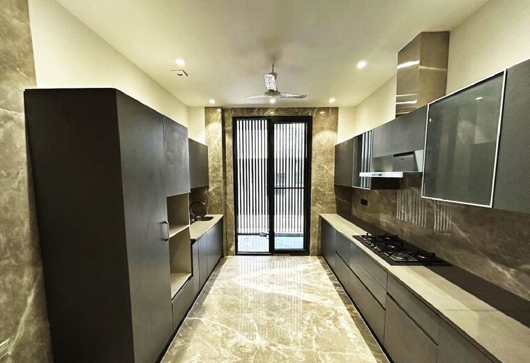 Kitchen, safdarjung enclave 4 Bedroom 6000 Sq.Ft. Builder Floor In Safdarjung Enclave Delhi 10249465