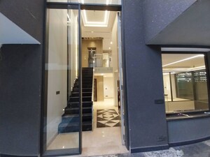 Building Lobby in 4 BHK Builder Floor at Safdarjung Enclave – for Sale