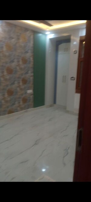Room in 3 BHK Builder Floor at Kakrola – for Sale