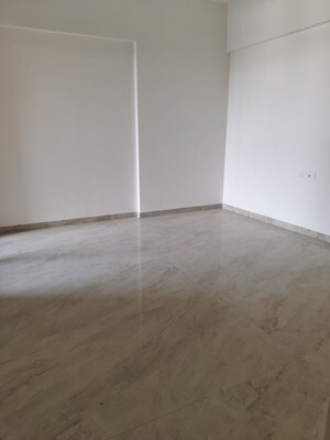 Room in 3 BHK Apartment at Shubh Nirvana, Viman Nagar – for Rent