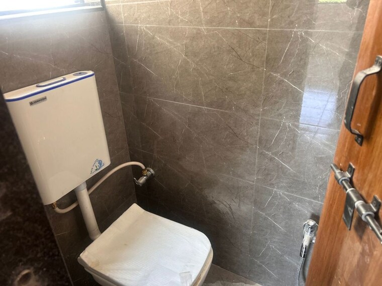 Bathroom, lunkad-daffodils 2 Bedroom 900 Sq.Ft. Apartment In Viman Nagar Pune 10249499