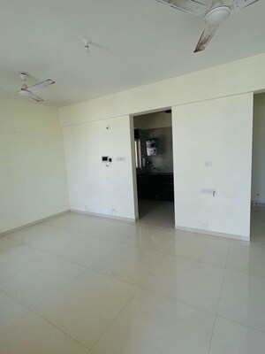 Room in 2 BHK Apartment at Dreams Camellia, Bavdhan – for Rent