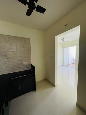 Room in 2 BHK Apartment at Abhinav Pebbles 2, Bavdhan – for Sale