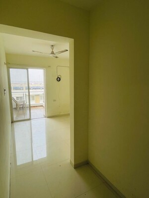 Room in 2 BHK Apartment at Abhinav Pebbles 2, Bavdhan – for Sale