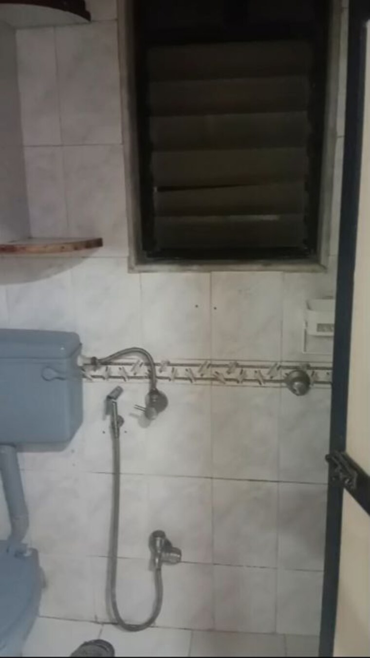 Bathroom, dheeraj-darshan 1 Bedroom 582 Sq.Ft. Apartment In Jogeshwari East Mumbai 10249586