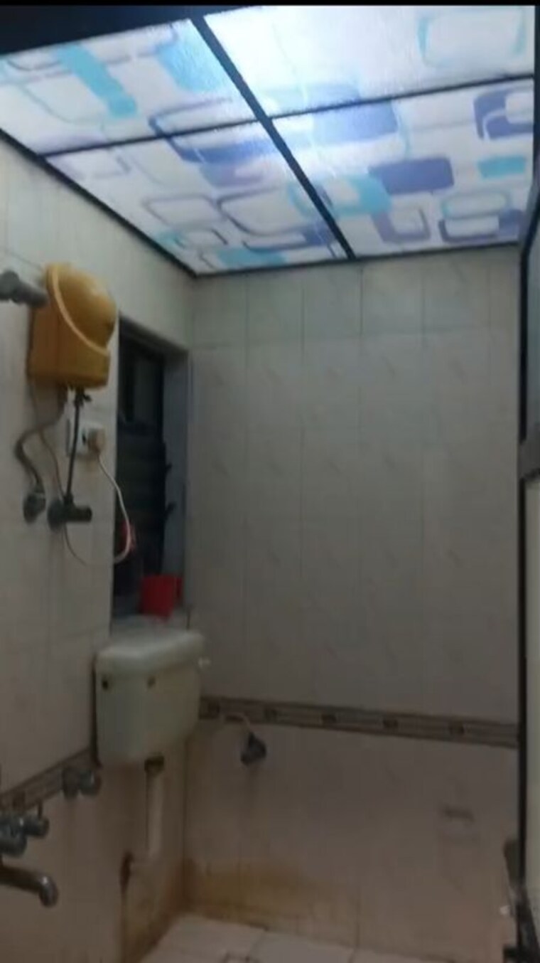 Bathroom, dheeraj-vihar-chs 1 Bedroom 480 Sq.Ft. Apartment In Jogeshwari East Mumbai 10249590