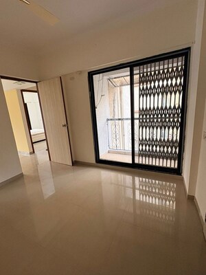 Room in 1 BHK Apartment at Raunak 108, Kasarvadavali – for Rent