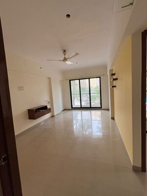 Room in 1 BHK Apartment at Raunak 108, Kasarvadavali – for Rent