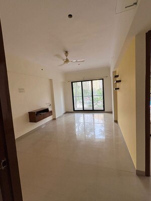Room in 1 BHK Apartment at Raunak 108, Kasarvadavali – for Rent