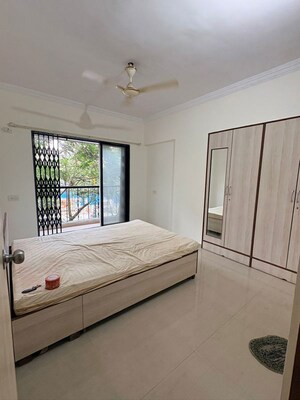 Room in 1 BHK Apartment at Raunak 108, Kasarvadavali – for Rent