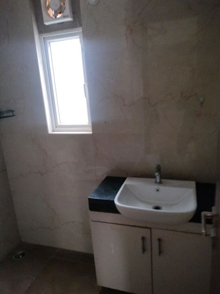 Bathroom, smart-world-gems 2.5 Bedroom 1194 Sq.Ft. Builder Floor In Sector 89 Gurgaon 10249630