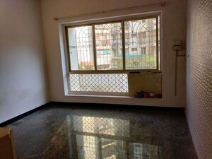 Room in 2 BHK Apartment at Panchavati Versova, Versova – for Rent