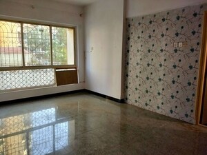 Room in 2 BHK Apartment at Panchavati Versova, Versova – for Rent