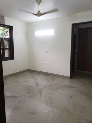 2 BHK Builder Floor For Sale in Janakpuri