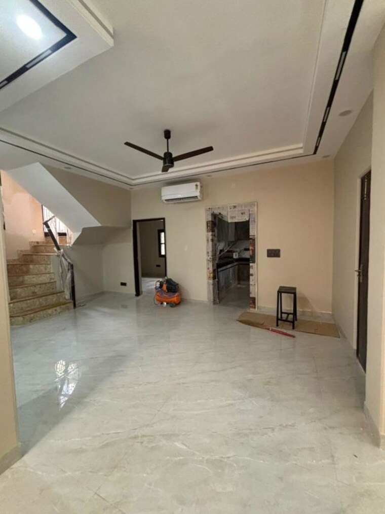 Room, saket 5 Bedroom 2500 Sq.Ft. Apartment In Saket Delhi 10234938