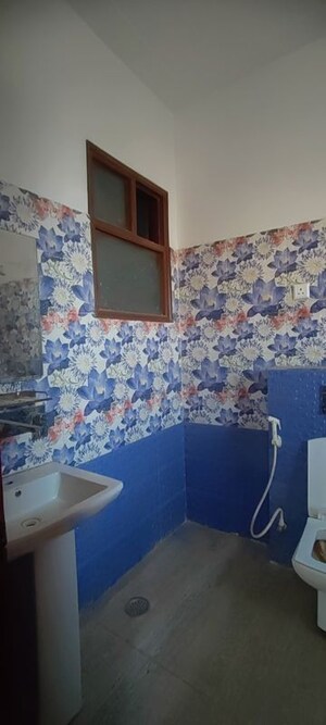 Attached Bathroom in 4 BHK Builder Floor at Sector 85 – for Rent